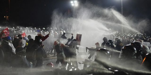 Τουρκία: Η αντιπολίτευση καταγγέλλει άγριους ξυλοδαρμούς των συλληφθέντων φοιτητών