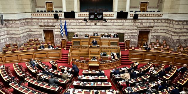 Τέμπη: Σε εξέλιξη η ψηφοφορία στη Βουλή για τη σύσταση προανακριτικής – LIVE ΕΙΚΟΝΑ