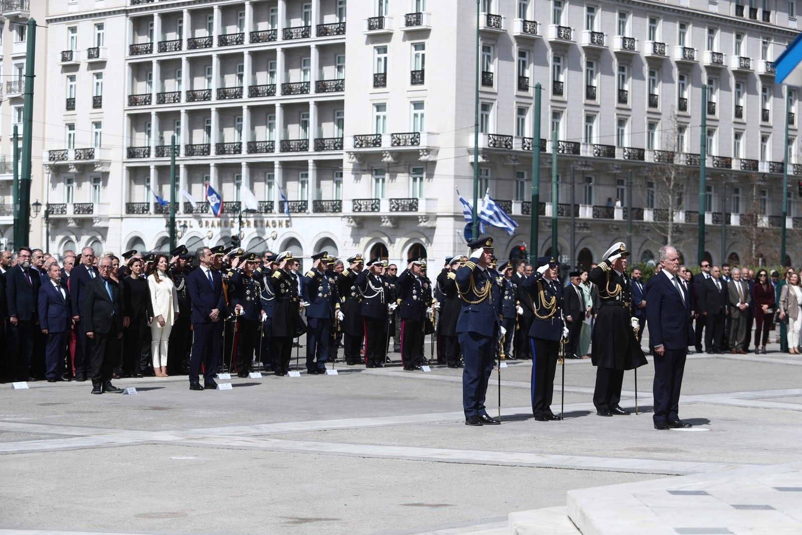 Κατάθεση στεφάνου στο Μνημείο του Άγνωστου Στρατιώτη από το νέο Πρόεδρο της Δημοκρατίας Κωνσταντίνο Τασούλα