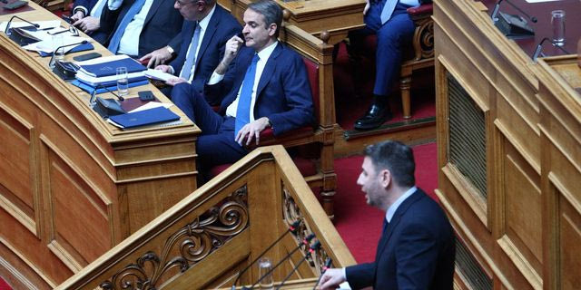 Βουλή: Κορυφώνεται η μάχη για τη Συνταγματική Αναθεώρηση – LIVE ΕΙΚΟΝΑ