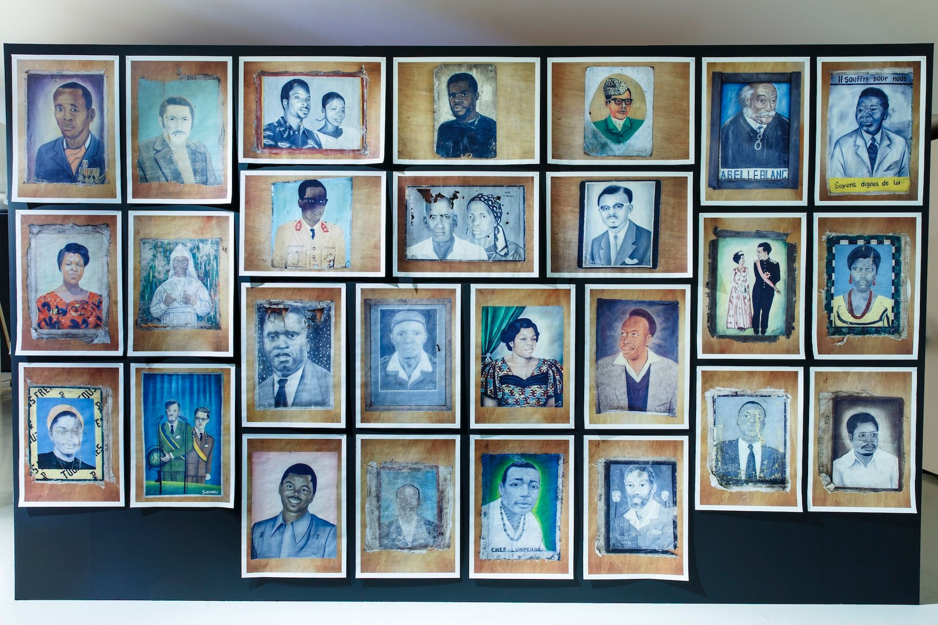 Sammy Baloji A Blueprint for Toads and Snakes, 2018 Άποψη εγκατάστασης (λεπτομέρεια): Framer Framed, 2018. © Framer Framed / Eva Broekema Ευγενική παραχώρηση του καλλιτέχνη και της Imane Farès, Παρίσι.