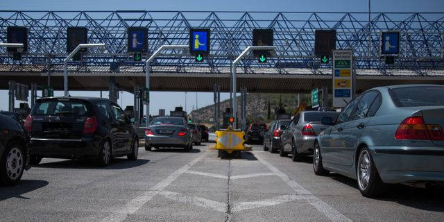 Πάσχα: Άδειασε η Αθήνα – Έφυγαν σχεδόν μισό εκατομμύριο αυτοκίνητα