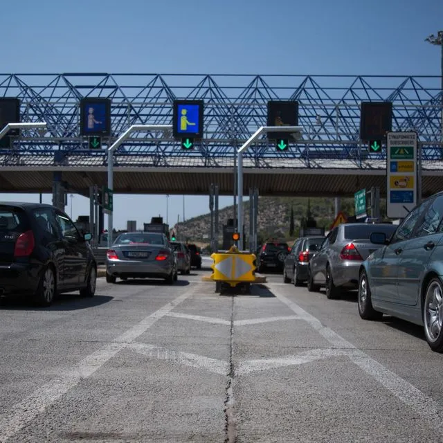 Φορτηγό μπήκε ανάποδα στην Εθνική Οδό Αθηνών – Θεσσαλονίκης