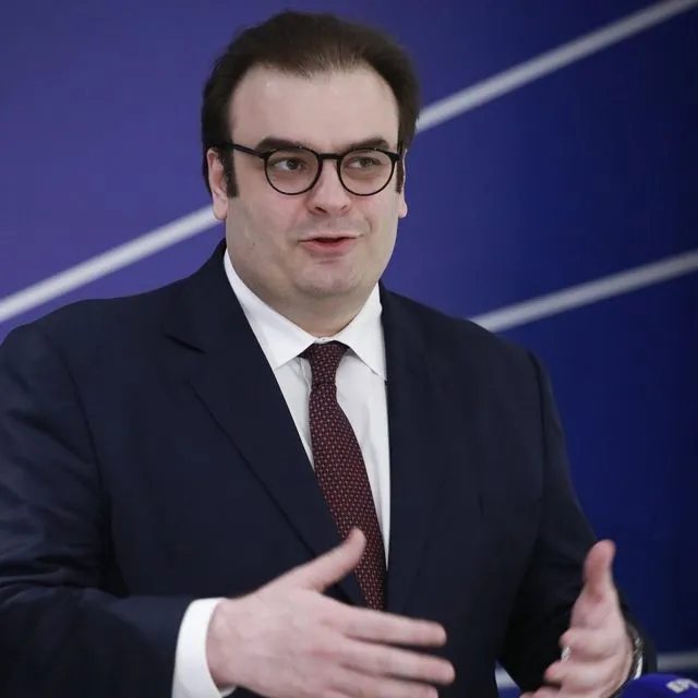 ΥΠΕΘΟ: Σε ισχύ από Δευτέρα το πακέτο ενισχύσεων σε 2,4 εκατ. πολίτες