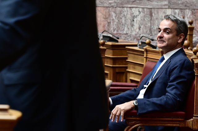 “Μάχη χαρακωμάτων” από τους δελφίνους της ΝΔ