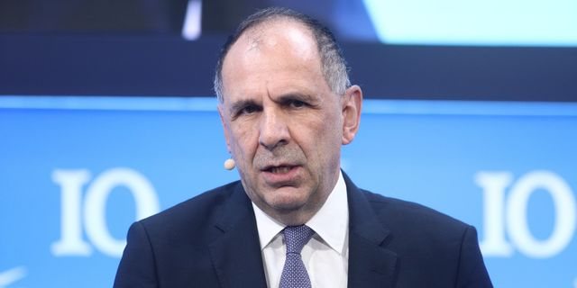 Ο Γιώργος Γεραπετρίτης στο 10ο Οικονομικό Φόρουμ των Δελφών