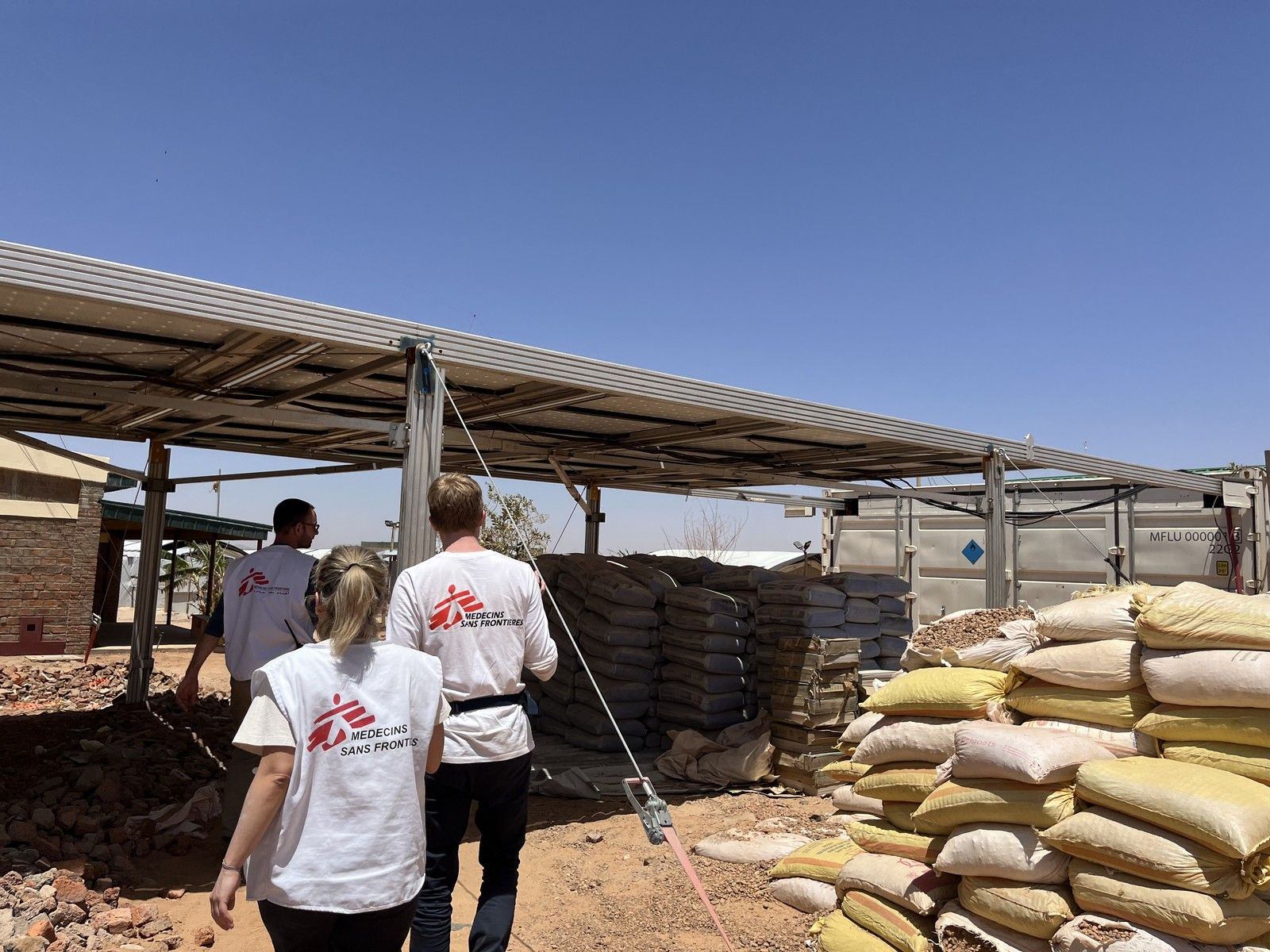 O καταυλισμός στο Αμπουτένγκε