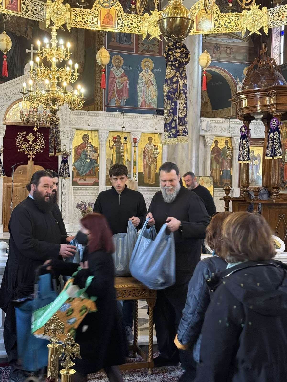 Δέματα Αγάπης από τον Μητροπολίτη Ν. Ιωνίας κ. Γαβριήλ