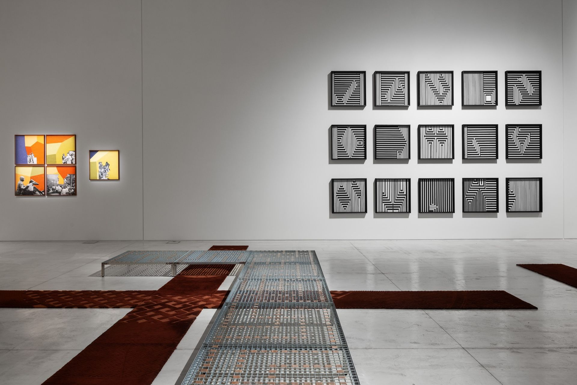 Άποψη εγκατάστασης από την ατομική έκθεση του Sammy Baloji: Echoes of Progress, Shadows of History / Απόηχοι της ιστορίας, σκιές της προόδου, 2025. Παραγωγή ΕΜΣΤ. Ευγενική παραχώρηση του καλλιτέχνη και της Imane Farès, Παρίσι. Φωτογραφία: Πάρις Ταβιτιάν.