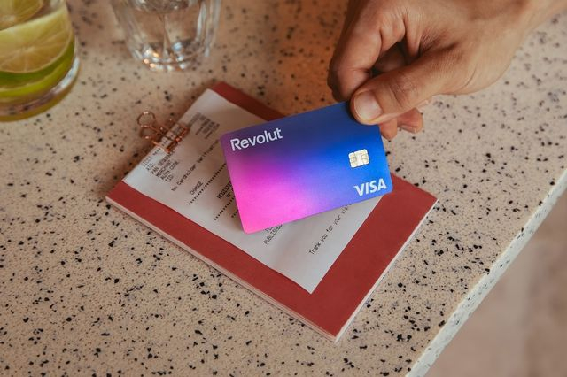Revolut: Ιδρύει υποκατάστημα μετά την έγκριση της ΤτΕ