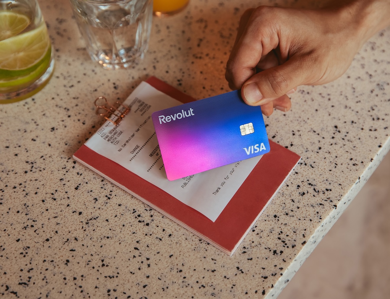 Revolut: Ιδρύει υποκατάστημα μετά την έγκριση της ΤτΕ