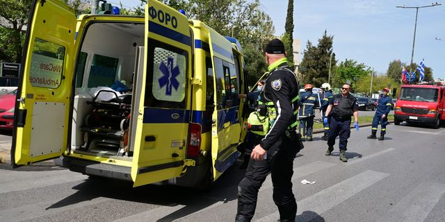 Χαλκίδικη: Πρώτα ανετράπη το αυτοκίνητό του, έπειτα παρασύρθηκε ως πεζός από δύο άλλα οχήματα