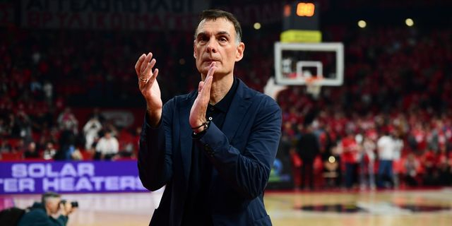 Η ομιλία του Γιώργου Μπαρτζώκα στα αποδυτήρια: “Μου αρέσει που δεν θέλατε να πανηγυρίσετε σήμερα”