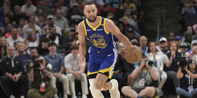 NBA: Μυθικός Κάρι με 52 πόντους και 12 τρίποντα απέναντι στους Γκρίζλις