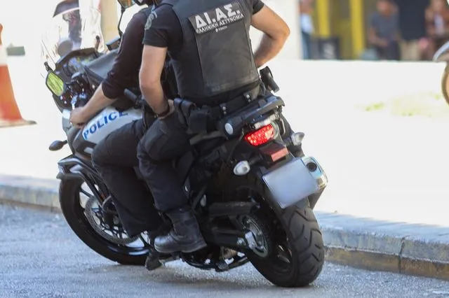 Κυψέλη: 34χρονος εντοπίστηκε με σχεδόν μισό κιλό κοκαΐνη στο αυτοκίνητό του