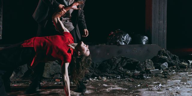 Η θεατρική ομάδα “À Vendre” φέρνει το in-yer-face theatre στην Αθήνα
