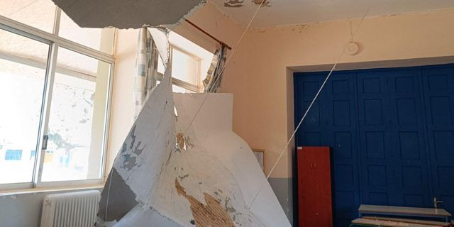 Φιλιατρά: Κατέρρευσε σαν χαρτί οροφή του 1ου δημοτικού σχολείου