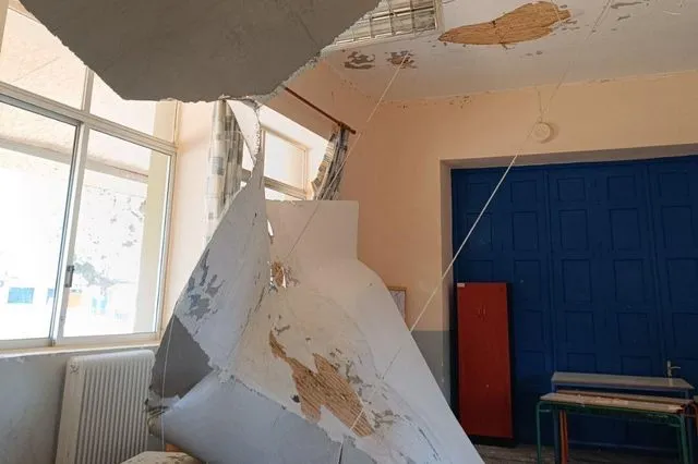 Φιλιατρά: Κατέρρευσε σαν χαρτί οροφή του 1ου δημοτικού σχολείου