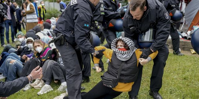 Οι Γερμανοί απελαύνουν Ευρωπαίους διαδηλωτές κατά του πολέμου στη Γάζα