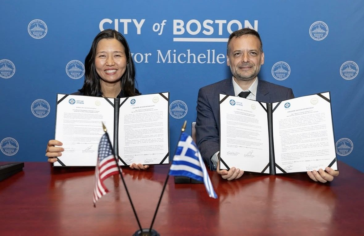 Χάρης Δούκας - Michelle Wu