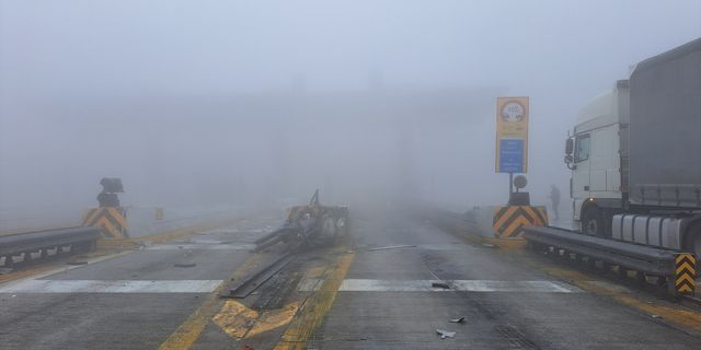 Τραγωδία στην Εγνατία Οδό: Φορτηγό έπεσε σε κουβούκλιο διοδίων – Δύο νεκροί