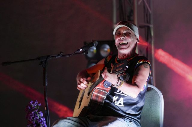 Ο Μανού Τσάο “έντυσε” το μπλακ άουτ της Βαρκελώνης με μουσική