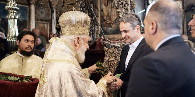 Την Πρώτη Ανάσταση στην Τήνο παρακολούθησε ο Κυριάκος Μητσοτάκης