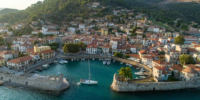 Μεγάλη Παρασκευή στη Ναύπακτο: Μια μοναδική εμπειρία στο “φλεγόμενο” λιμάνι