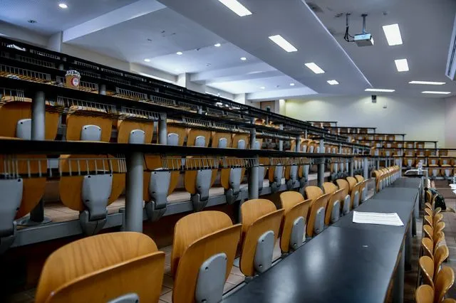 Στιγμιότυπο από την Νομική Σχολή Αθηνών