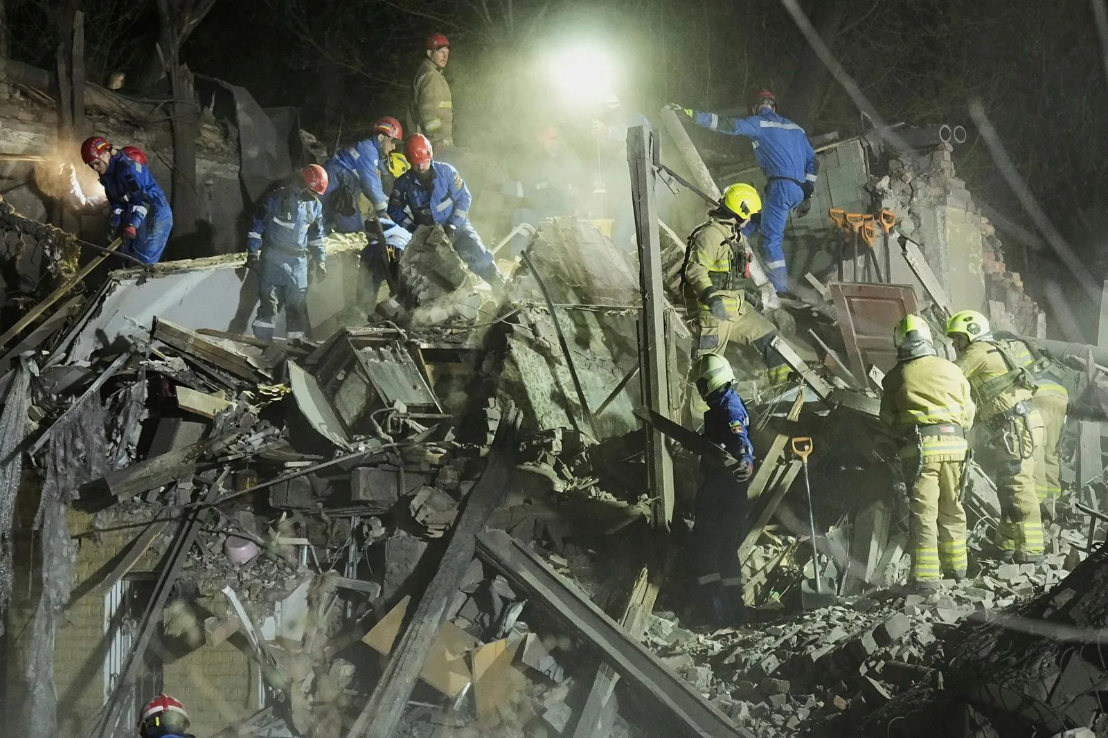 Ρωσική επίθεση στο Κίεβο με βαλλιστικούς πυραύλους και drones