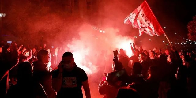 Ολυμπιακός: Χαμός στο Πασαλιμάνι, μετά από την κατάκτηση του 48ου πρωταθλήματος