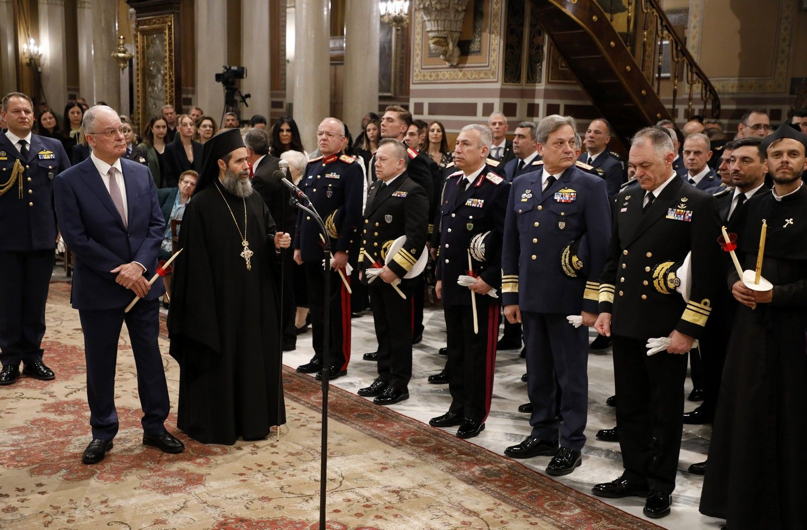 Ο Πρόεδρος της Δημοκρατίας στην αναστάσιμη λειτουργία στην Μητρόπολη