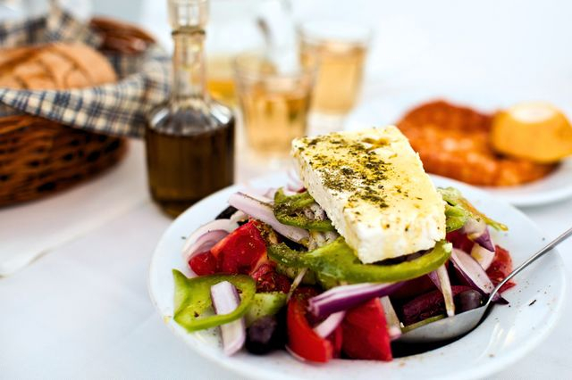 Φοβερές γεύσεις: Πού τρώμε και πίνουμε τον Μάιο στην Αθήνα