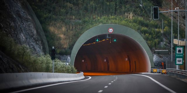 Εγνατία Οδός: Εξετράπη όχημα στη σήραγγα του Δρίσκου – Δύο τραυματίες