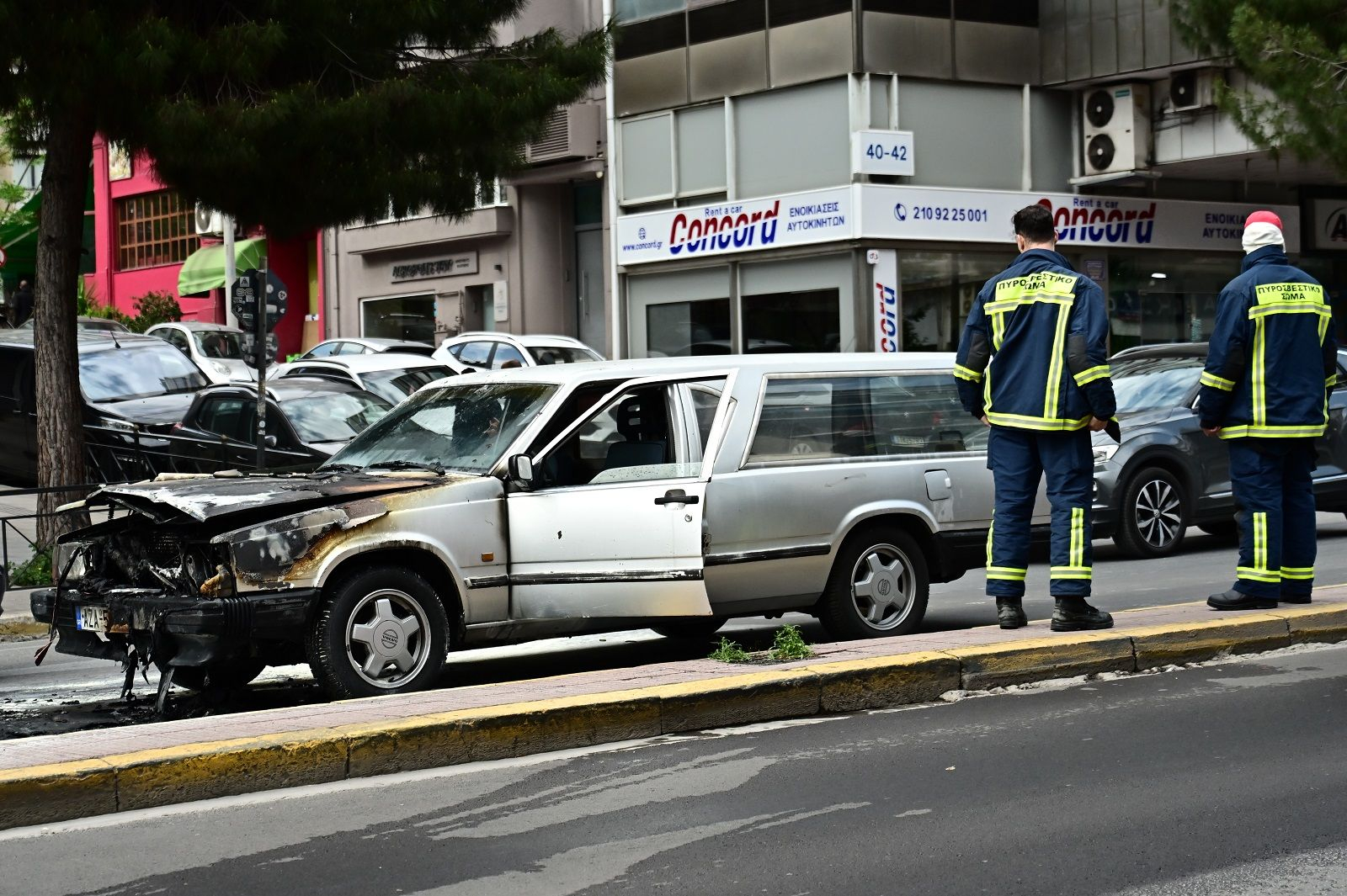 Πυρκαγιά σε όχημα (νεκροφόρα) στη Λεωφόρο Συγγρού.