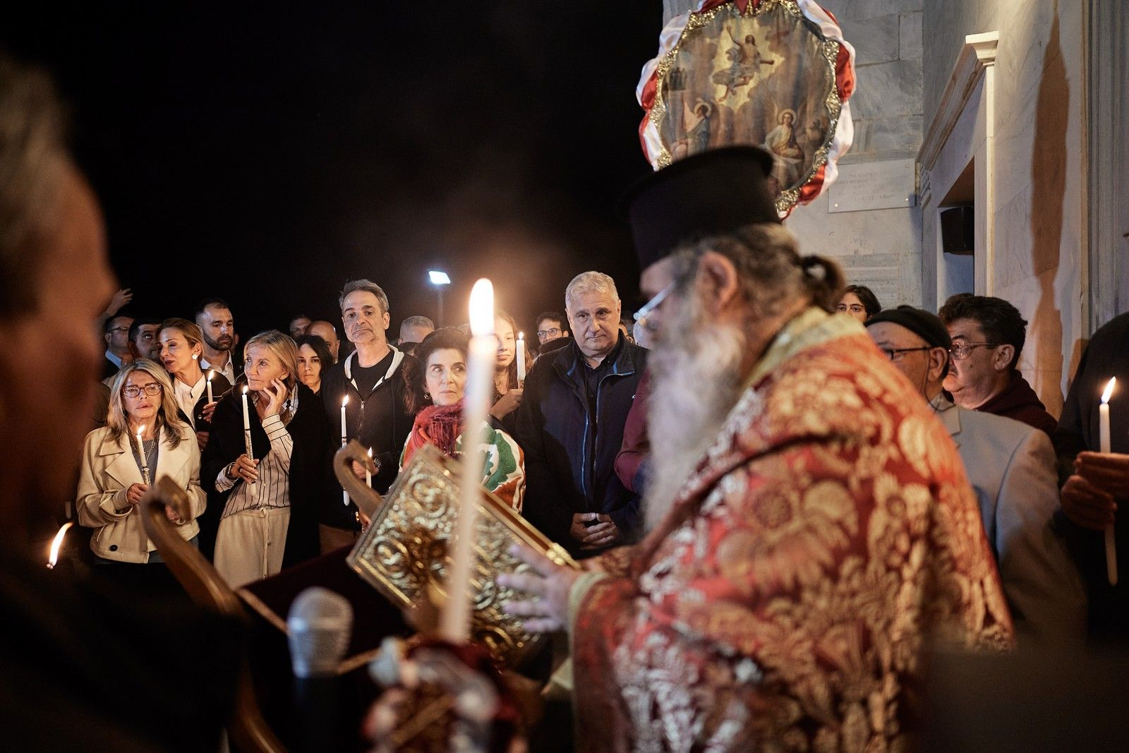 Ο Πρωθυπουργός Κυριάκος Μητσοτάκης στην Θεία Λειτουργία της Ανάστασης στον Ιερό Ναό Ευαγγελιστρίας Τήνου