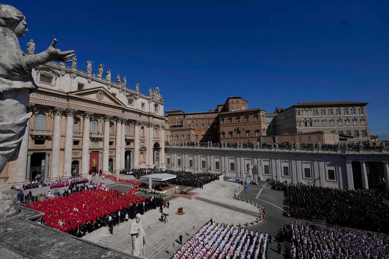 ΒΑΤΙΚΑΝΟ LIVE Στη Σάντα Μαρία Ματζόρε ο Πάπας Φραγκίσκος- Κηδεύεται ιδιωτικά 20 vatican2 1 full