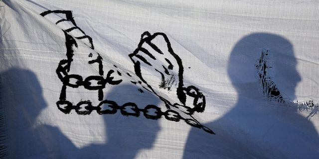 Αγάπα το κελί τους
