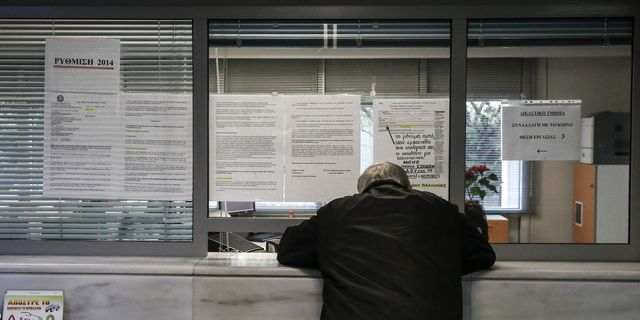 Η ΝΔ επιμένει στη συζήτηση για άρση μονιμότητας στο δημόσιο