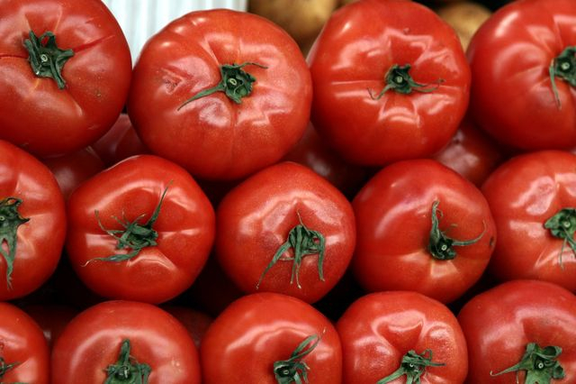 Μια ωδή στη ντομάτα, τη βασίλισσα του καλοκαιριού