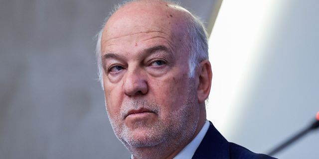 Η δύσκολα υπερασπίσιμη έμμεση συμμετοχή συγγενών πολιτικών σε offshore