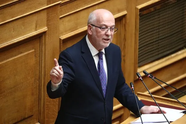 Φλωρίδης για Ρούτσι: Δεν έχει γίνει αίτημα εκταφής της σορού