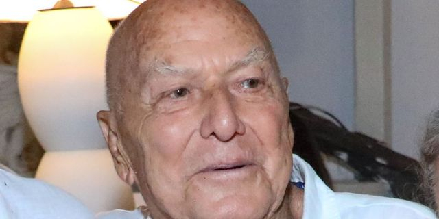 Κώστας Ζουγανέλης: Έφυγε από τη ζωή ο “άρχοντας της Μυκόνου”