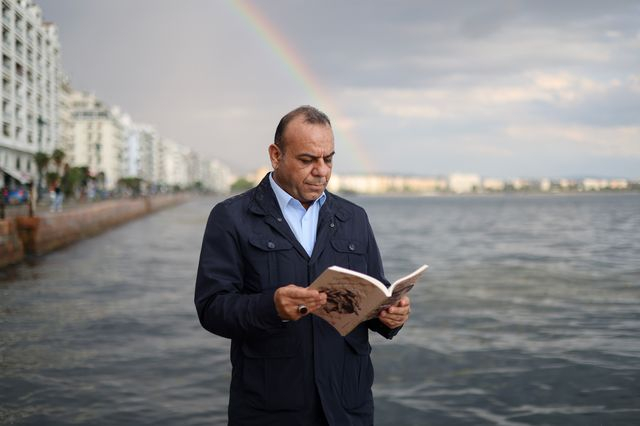 Μουράντ Σουντάνι, γιατί γράφεις ποίηση ενώ πέφτουν βόμβες στη Γάζα;