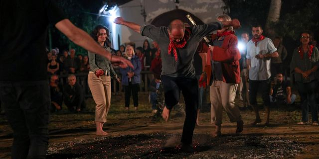 Αναστενάρια: Τα κάρβουνα που θεραπεύουν την ψυχή