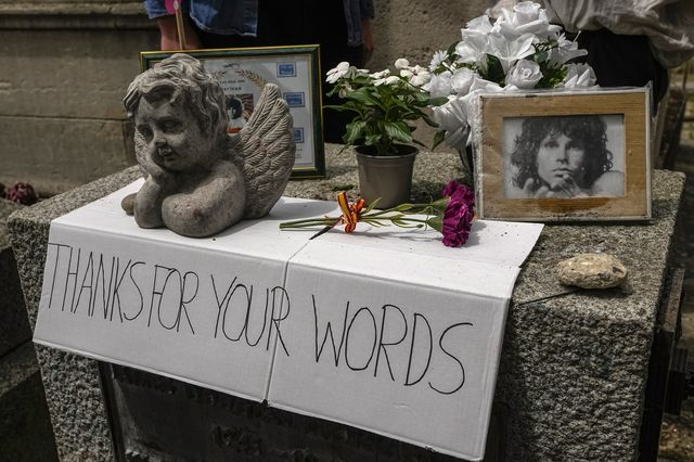 Γαλλία: Βρέθηκε μετά από 30 χρόνια προτομή του Τζιμ Μόρισον που είχε κλαπεί από τον τάφο του