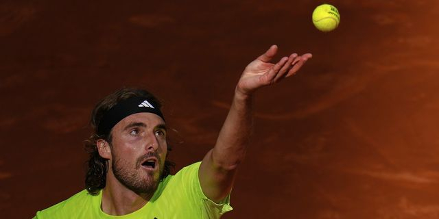 Ετσεβέρι – Τσιτσιπάς 0-3: Άνετος ο Στέφανος, πέρασε στον 2ο γύρο του Roland Garros