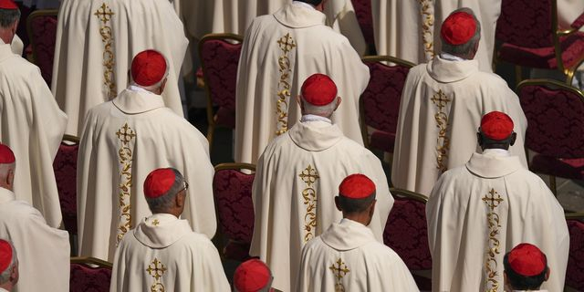 Ώρα μηδέν για τον επόμενο Πάπα – Γιατί αυτό το Κονκλάβιο είναι διαφορετικό
