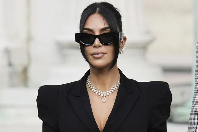 Η Kim Kardashian τώρα και απόφοιτος Νομικής