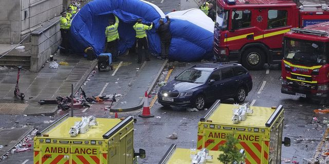 Συναγερμός στο Λίβερπουλ: Αυτοκίνητο έπεσε σε πλήθος – Αρκετοί τραυματίες, συνελήφθη 53χρονος